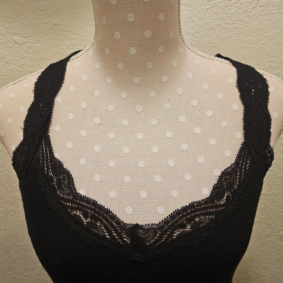 2 LC Lauren Conrad Lace Detail Racerback Tank Tops Sz Medium - Picture 2 of 16